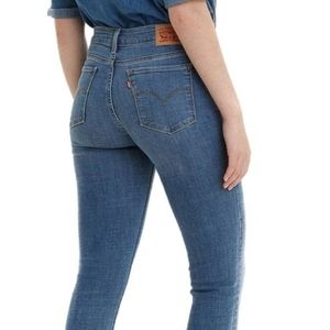 Levis 711 Jeans